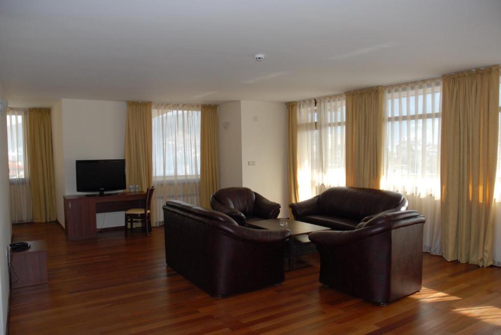 צ'פלארה Borika Hotel מראה חיצוני תמונה